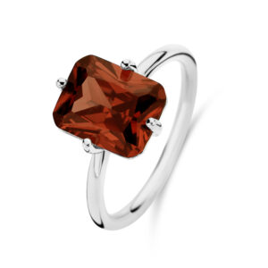 Damenring mit Zirkonia Granat