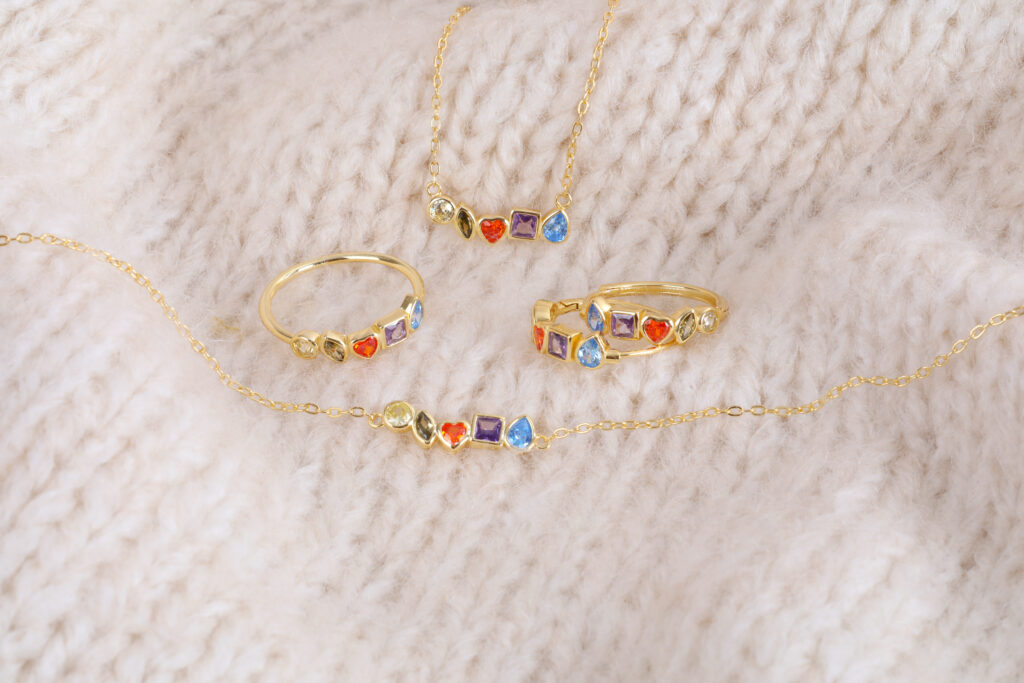 YUNABEL Silberschmuck vergoldet online kaufen • Schmuckset • Kette • Ring • Creolen • mit Zirkonia • Silber